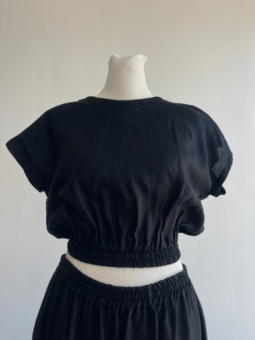 AURA Black Linen Crop Top